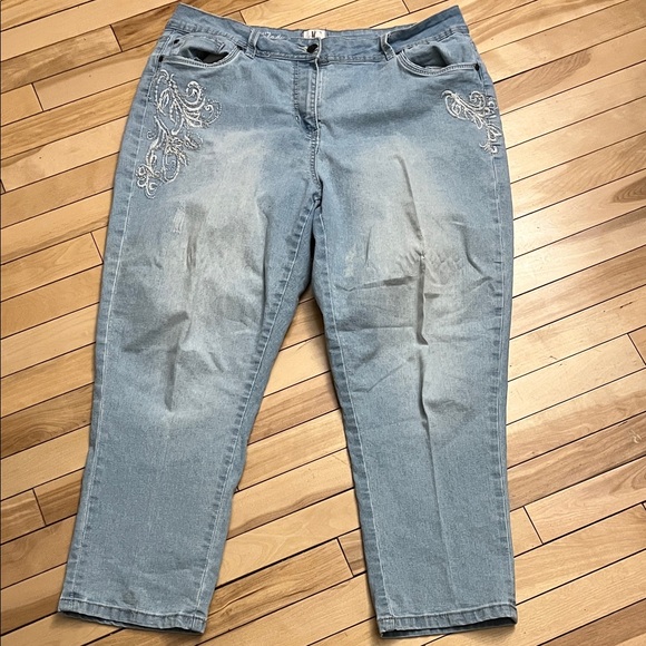 😍SHOW SPECIAL - DC Light Wash Jeans Embellished Crystal Embroidery Pockets - Picture 2 of 9